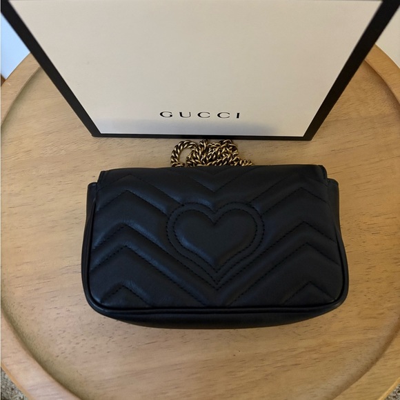 Gucci GG Marmont Mini Crossbody Bag - Picture 5 of 9